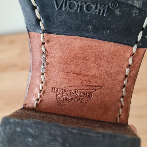 Red Wing Harriet Chelsea Pull On Ankle Heeled Leather Boots Lug Sole Black Heel - Picture 7 of 8